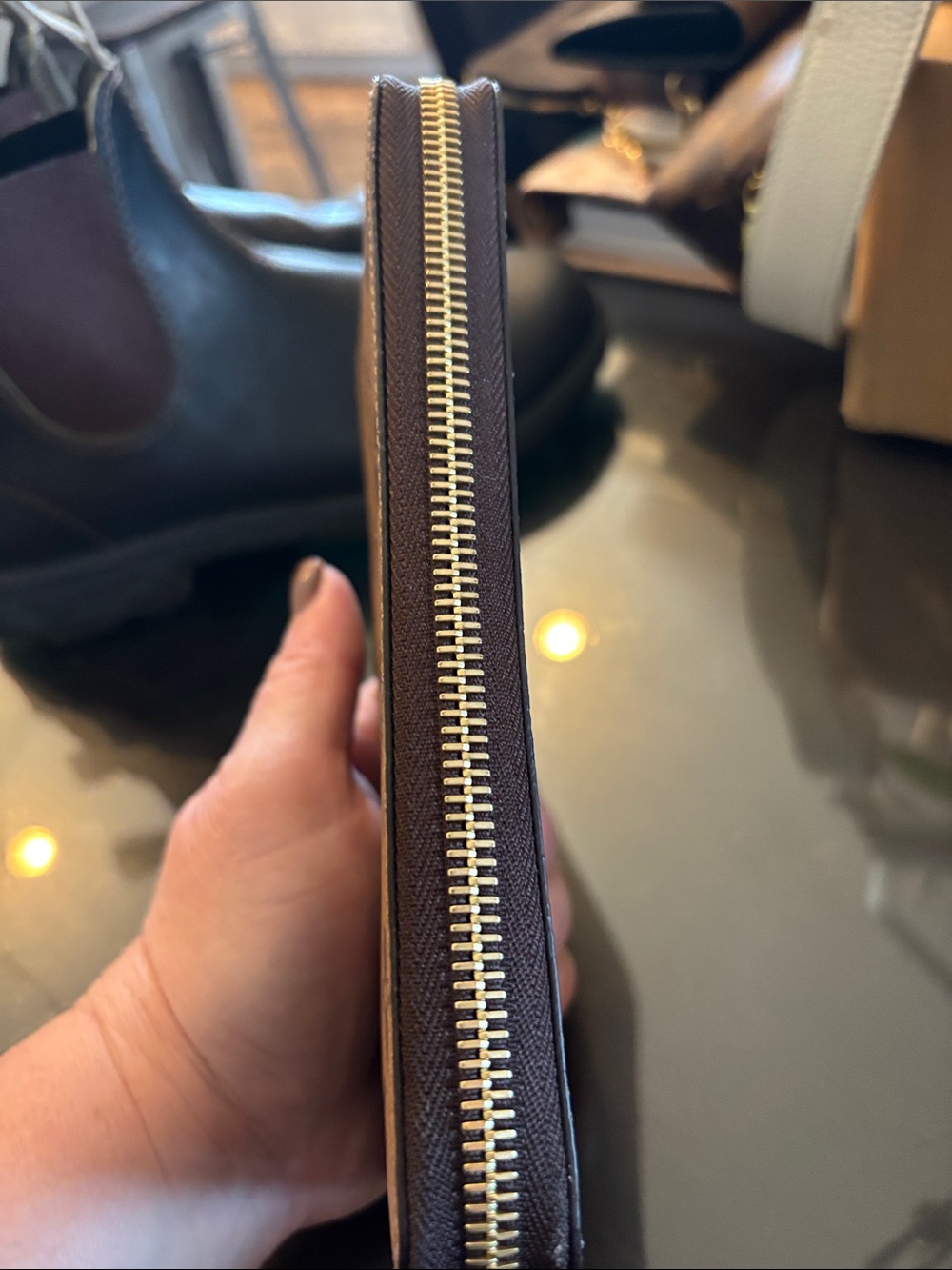 Louis Vuitton Reverse Monogram Zippy Wallet - Picture 6 of 10